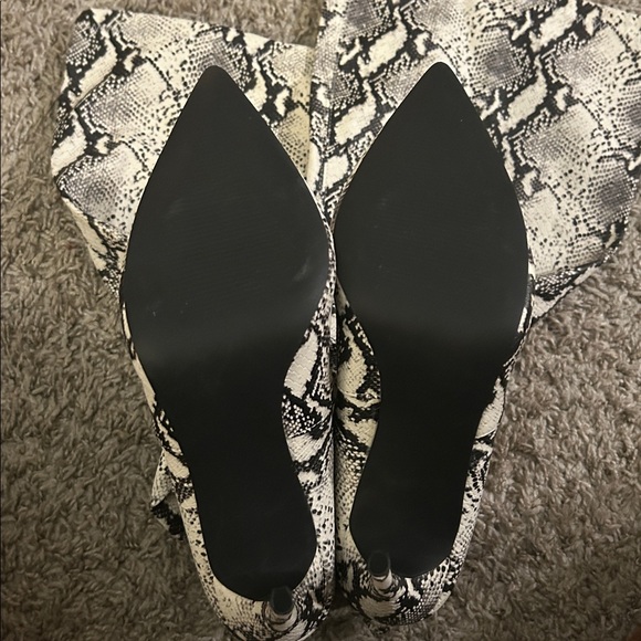 Steve Madden Boots - Picture 5 of 10